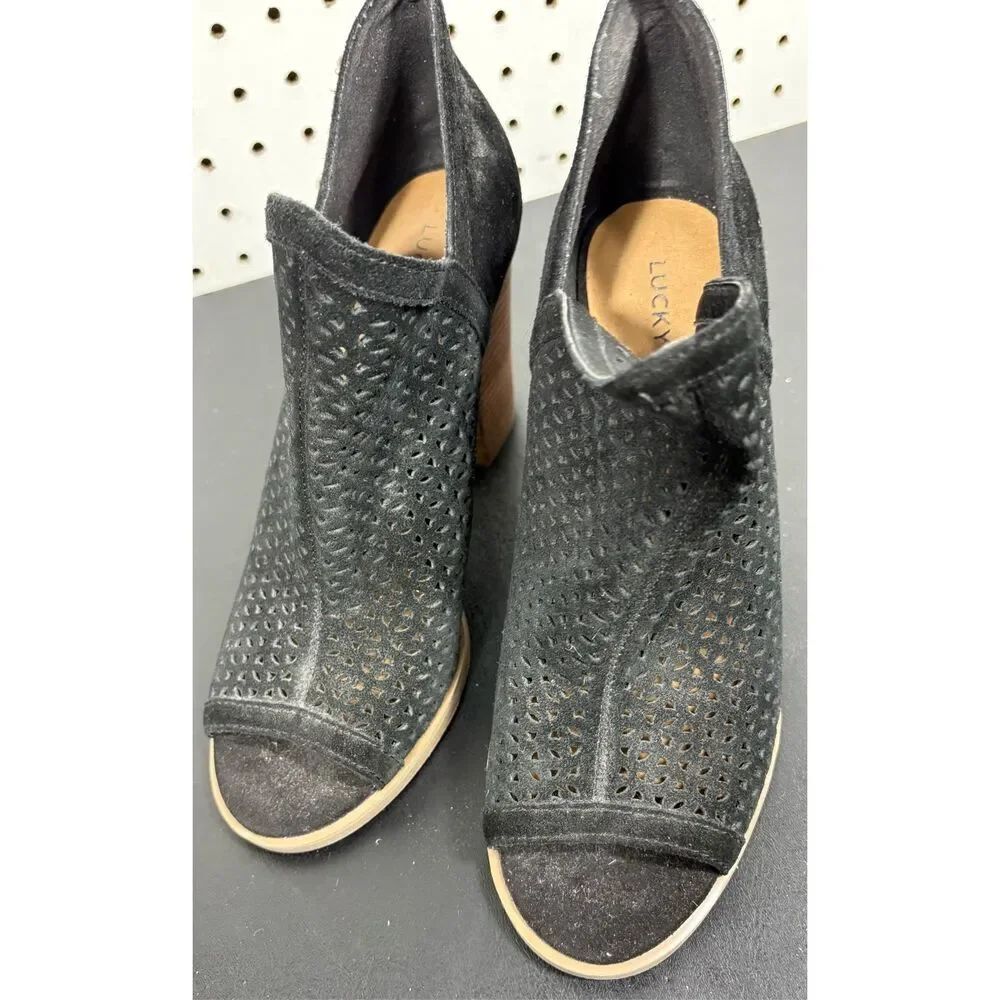 Lucky Brand Women Size 7.5 LIVEY Perforated Suede Bootie Open Toe Stack Heel Bla